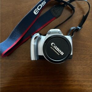 Canon EOS Rebel t7 FILM Camera